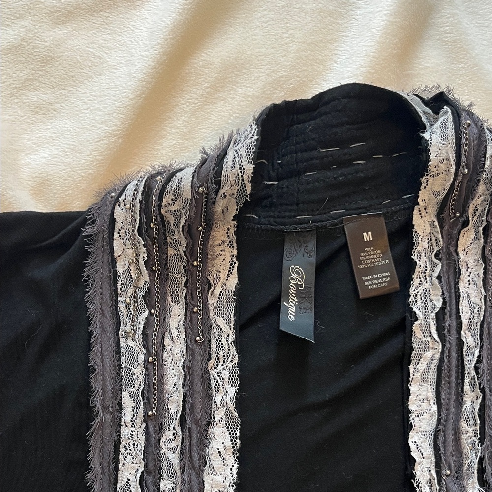 BKE Boutique Y2K Black and gray Lace Detail cardigan - Picture 3 of 8